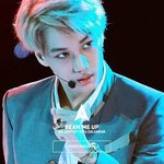[EXO] 종인이 <b>이</b> 머리색 또 해주지 헤디새<b>키</b>