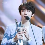 [EXO] 백현이 이 사진 조카 <b>예술</b>이네