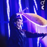 [카이] 대왕 <b>닭다리</b> 들고 신난 종인이