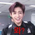 [방탄소년단] ???생각해보니까 좌석 2층만 풀렸어