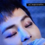 [시우민] 온<b>우주</b>를 담은 시우민눈화장