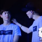 [EXO] 준면이 <b>세심</b>하게 꼬집는 종대 개웃기지않냐?ㅋㅋ