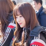 [댓글부탁해] 러블리즈보다 더 이뻐진 여자친구 <b>엄지</b>.jpg