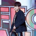 [방탄소년단] 애들 화면에서는완전<b>몸짱</b>에근돼로보여도