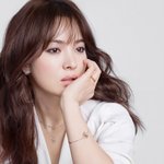 <b>주얼리</b>보다 더 빛나는 송혜교