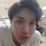 [방탄소년단] 솔직히 오늘 <b>쌩얼</b>이란거 듣고 나가 죽을뻔
