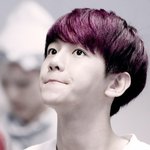 <b>귀염</b> 터지는 男 아이돌 입꾹꾹이