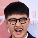 [EXO] <b>잇몸</b> 왜이렇게 부었음?