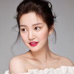 <b>실물</b>보다 못 나온 이유비 화보