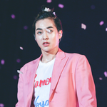 [시우민] 러블리영콘서트의 완전 러블리한 핑크<b>리본</b> 시우민