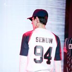 [EXO] <b>이</b> <b>옷</b> 입고 포스터도 찍었는데 왜때문에
