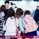 새학기가방으로 <b>가죽</b>핑크 어떤거같아?