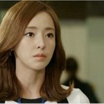 <b>머리</b><b>색</b>뭘까요?