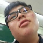 남자들 <b>웃통</b>벗고 사진찍는거보면 무슨생각듬?