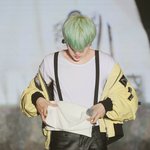 [방탄소년단] 민윤기 어깨 실감짤