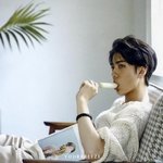 [EXO] 이거 <b>옷</b>도 <b>위</b>로 솟아올라서 더 그래보임