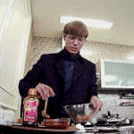 [카이] 매운 <b>캡사이신</b> 치킨먹고 놀라서 빵터진 종인이 움짤