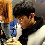 [댓글부탁해] 김종국과의 <b>다정</b>한 인증<b>샷</b> 공개한 래퍼