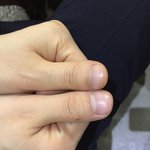 <b>손</b> 못생긴 <b>사람</b> 다 드루와