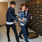 [EXO] 즐거운 <b>명절</b> 보내세요~