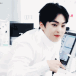 [EXO] 눈부신 그 입술에 빠져버린 나는 <b>노예</b>