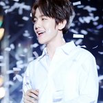 [백현] 백현이 <b>입술</b>에 점있어?