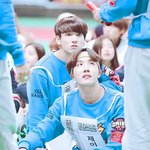 [방탄소년단] <b>졸업</b>이랑 어른아이듣는데