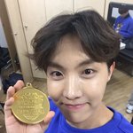 [방탄소년단] 심심해서 홉 셀카 <b>보정</b>!