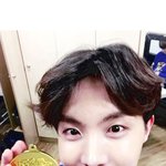 [방탄소년단] <b>호석</b>이셀카 보정배경화면 만들어봤어!