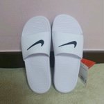얘들아 흰슬리퍼 ㄱㅊ?