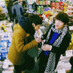 [인피니트] 김성규_손_크기_실감_짤<b>gif</b>