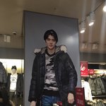 [EXO] 울엄마는 <b>스파오</b> 오세훈보이니까 옆에스라고 사진찍어준다함