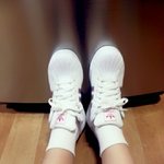 이신발에다가 <b>양말</b>이렇게신으면 이상한가??..