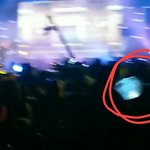 [방탄소년단] 아미밤 진짜 조명<b>색</b>에 따라 바뀌는듯