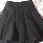 [조언부탁해] 짝남이랑 놀러가는데 이 <b>네이비</b> 색 치마코디 좀 부탁...