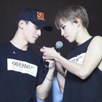 [EXO] 가온 <b>시상</b>하는 애들 이옷입으면 딱임