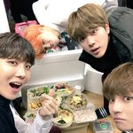 [방탄소년단] <b>이</b>와중에 난 또 음식에<b>눈</b>이감