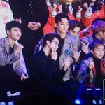 [EXO] 세훈이 안경끼고 <b>기념사진</b>찍음ㅋㅋ