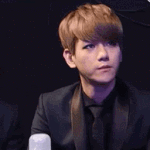 [백현] 백현이 시상식중 <b>원샷</b>받았을때