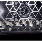 [EXO] 엑소, <b>LA</b> 첫 콘서트 대성황! 1만 2천 전석 매진