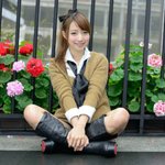 송혜교vs<b>사진</b><b>속</b> 여자