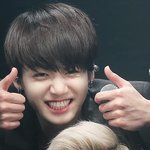[방탄소년단] 이사진에서 <b>아카</b>꾹이가 보인다....!