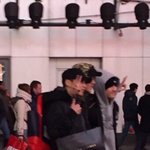 [EXO] 타임스퀘어에서 기념사진찍는 본격관광객<b>포스</b> 슈.세.됴 ㅋㅋ
