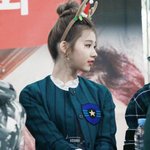 감탄사 유발하는 걸그룹 <b>옆선</b>
