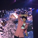 [백현] 백현이 핑크<b>셔츠</b><b>안</b>에 티셔츠입은거