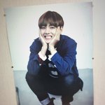 [방탄소년단] 포스터 압정으로 상처안나게 붙이는법있어!