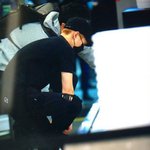 [EXO] 퇴근해서 <b>양말</b>벗고 거실로 들어오는 남편