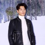 <b>여전</b>한 모델 핏 훈남 이천희