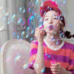 어느 아리따운 <b>여인</b>의 비눗방울 부는방법