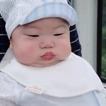 앙 베어물고싶은 <b>만세</b> 볼따구